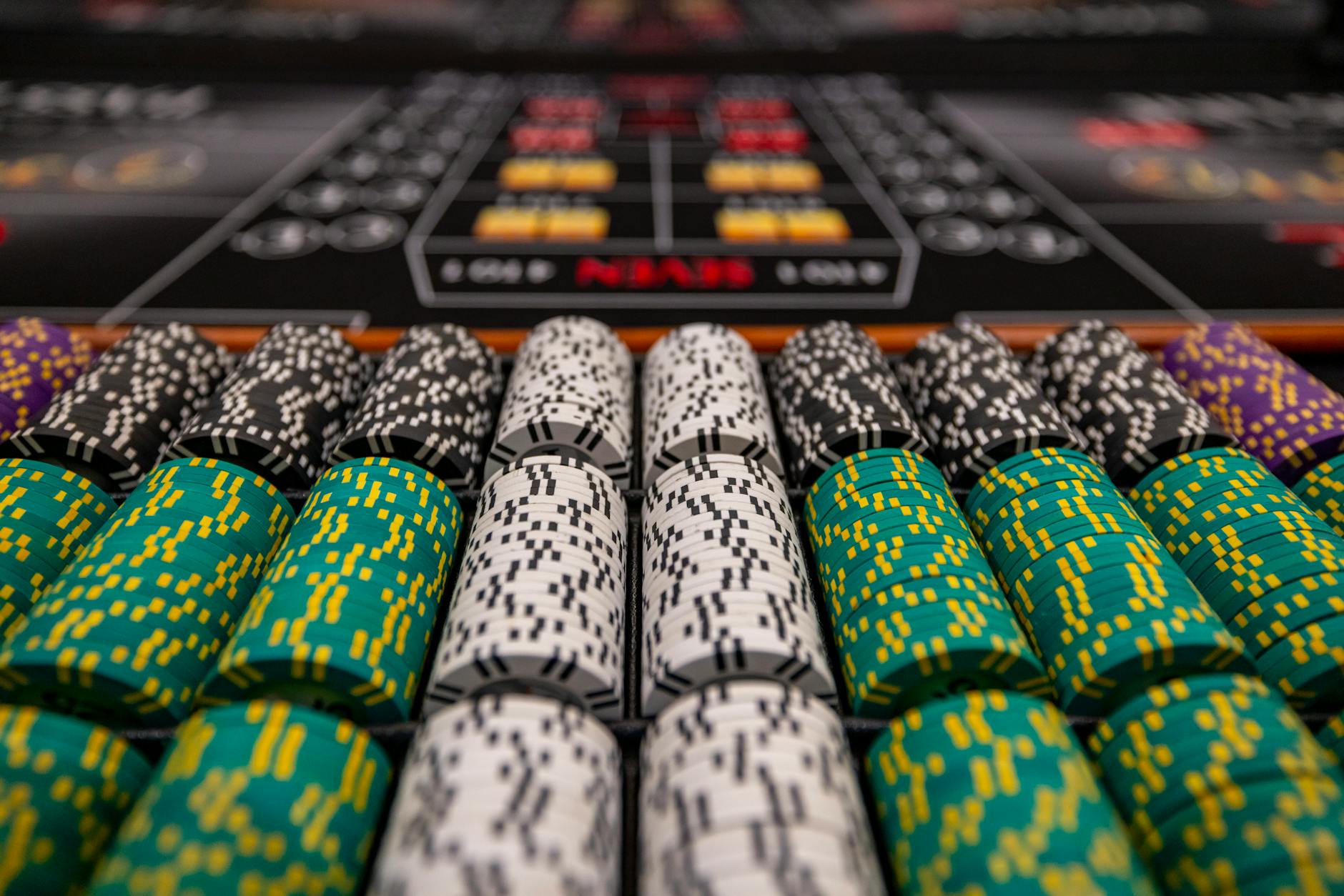 Minh họa rủi ro của casino online và giao dịch nạp rút tiền